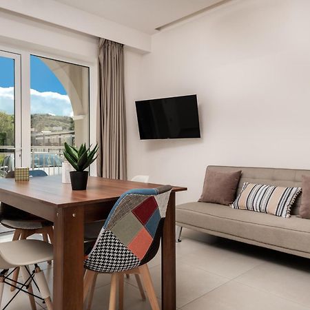 Katsaros Luxury Apts II 5 Min Walk To Beach Planos Exterior foto