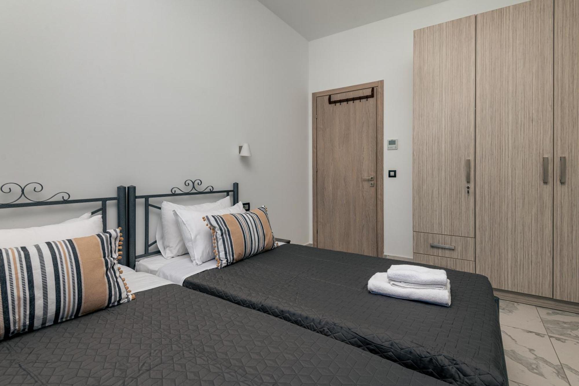 Katsaros Luxury Apts II 5 Min Walk To Beach Planos Exterior foto