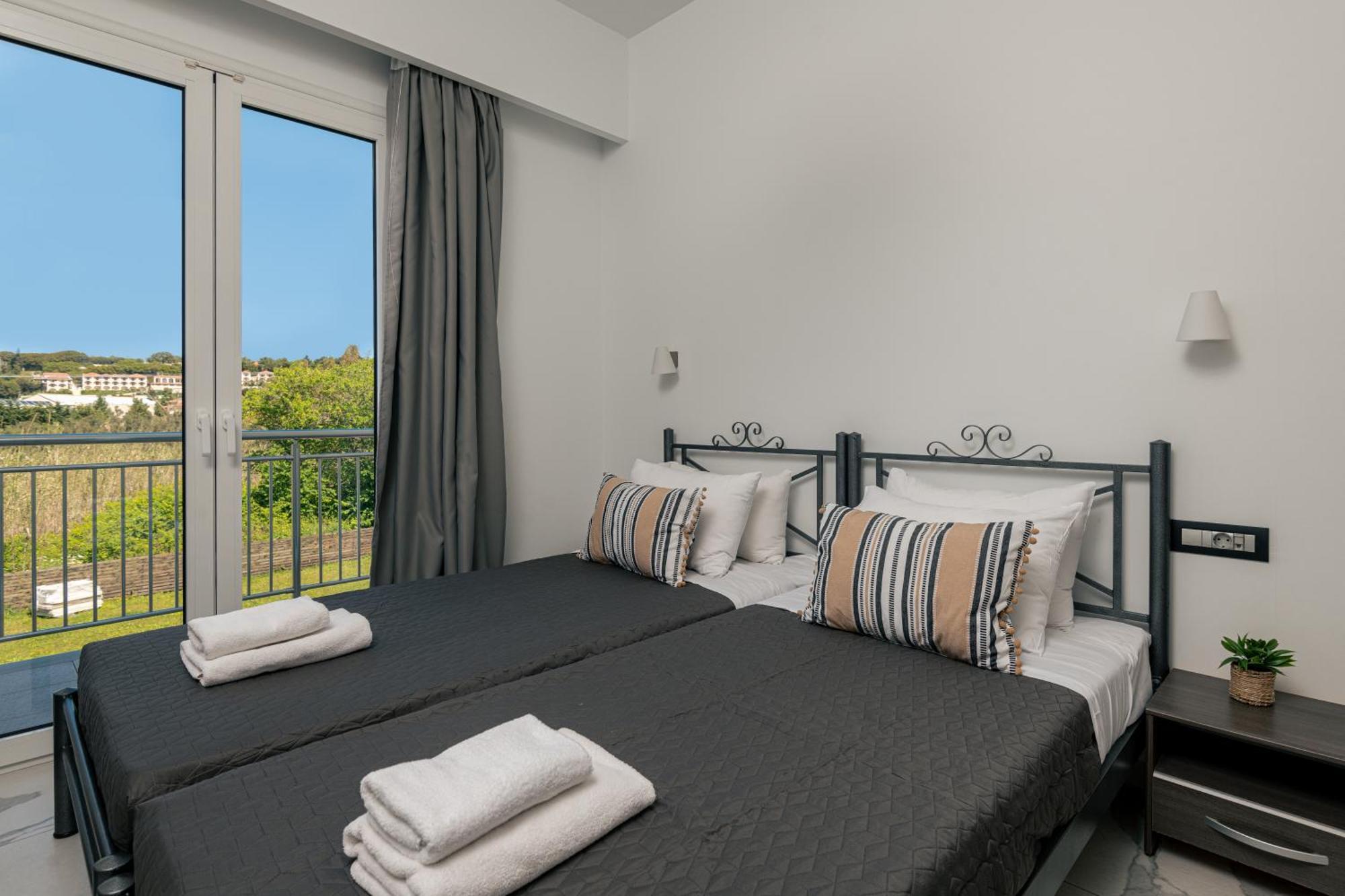 Katsaros Luxury Apts II 5 Min Walk To Beach Planos Exterior foto