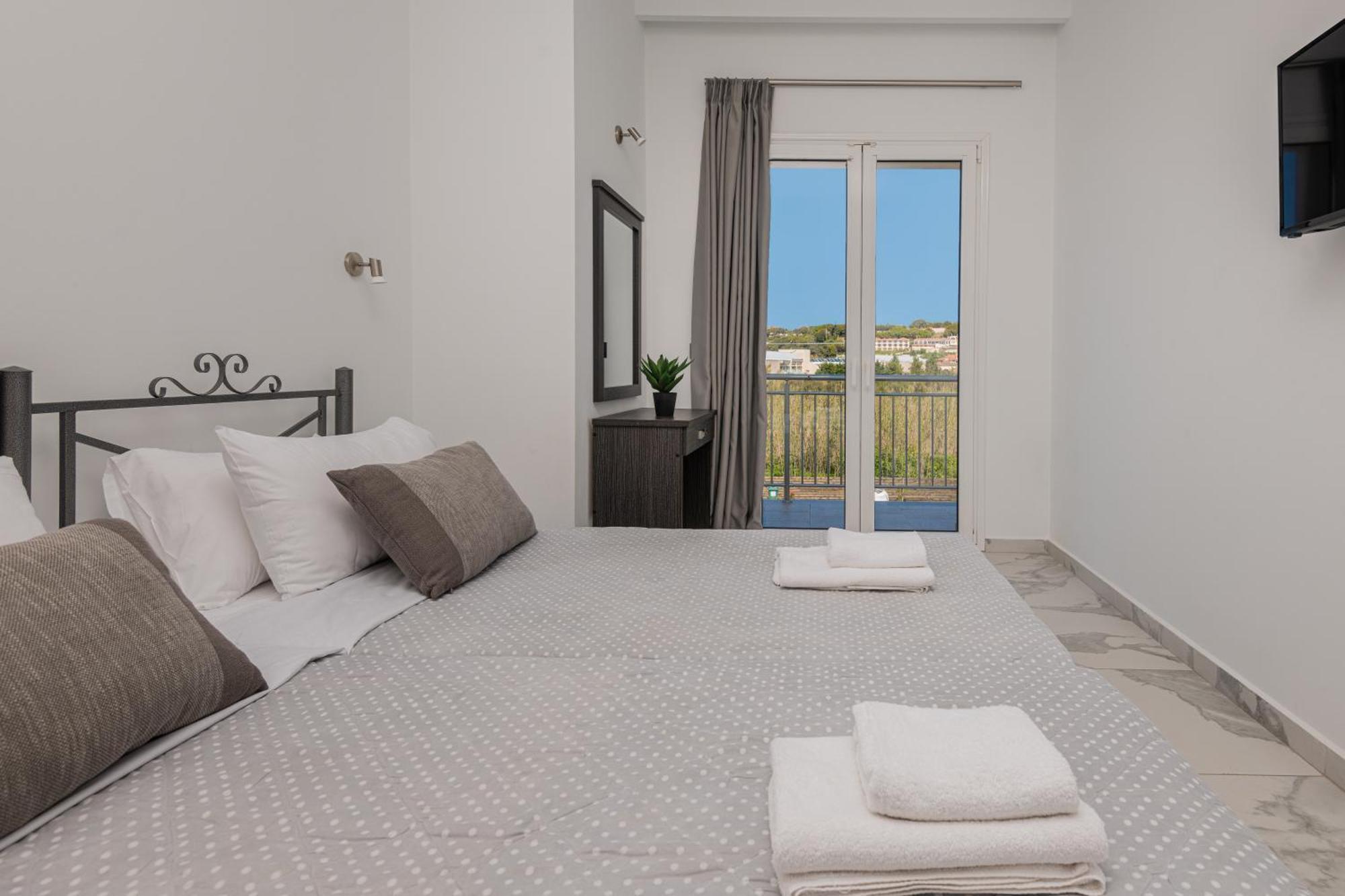 Katsaros Luxury Apts II 5 Min Walk To Beach Planos Exterior foto