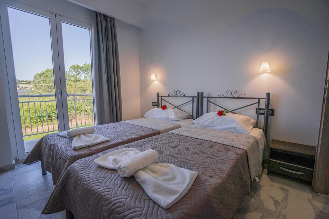 Katsaros Luxury Apts II 5 Min Walk To Beach Planos Exterior foto